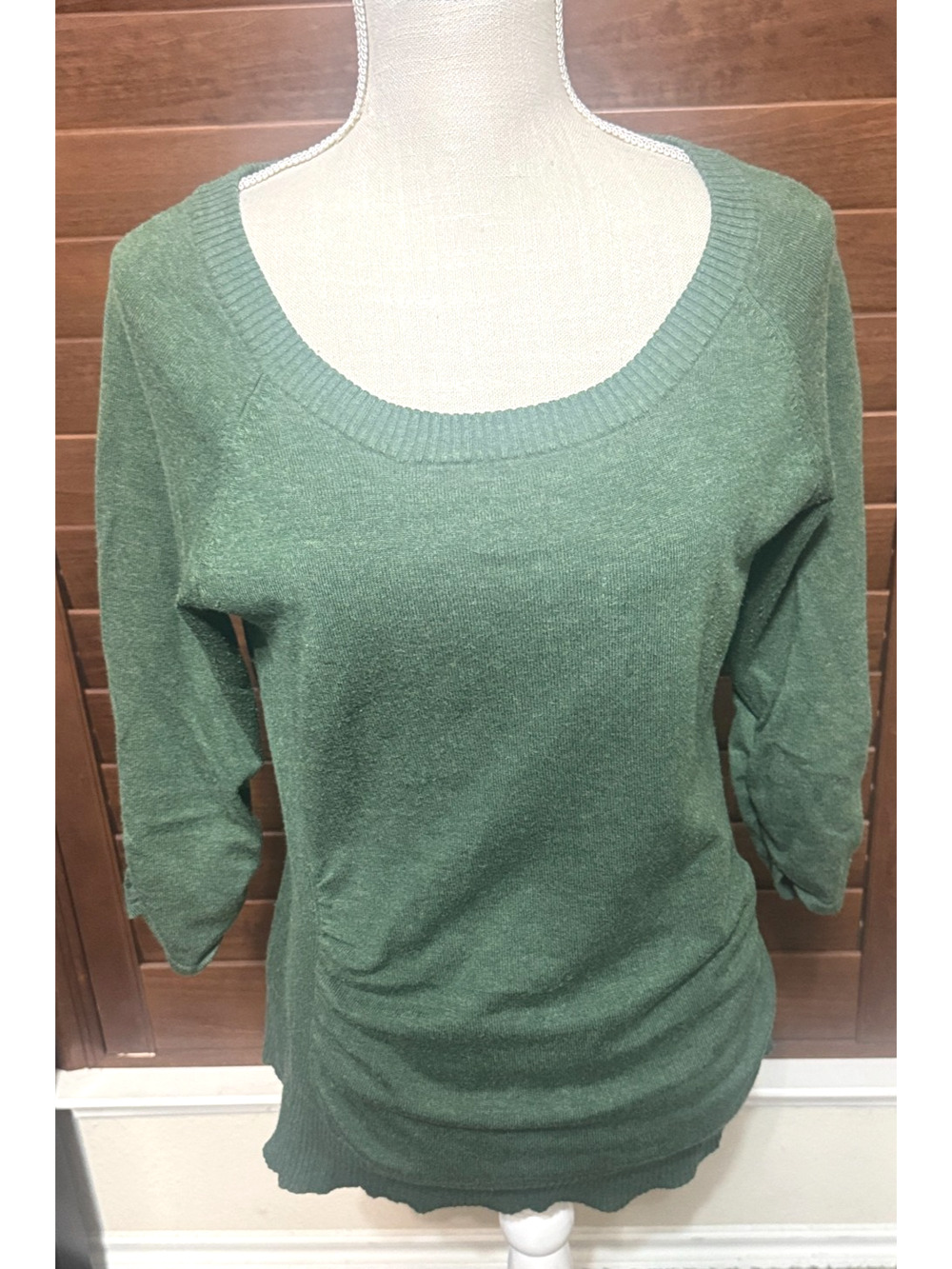 89th & Madison Women’s Sweater Kelly Green sz L soft knit pullover ruched sides